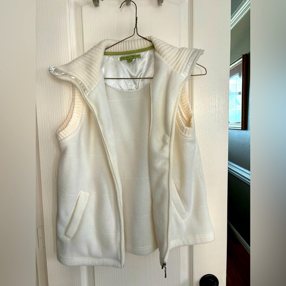 Carolyn, Taylor. Size medium fleece full zip vest.‎ Oversized collar - Picture 1 of 5